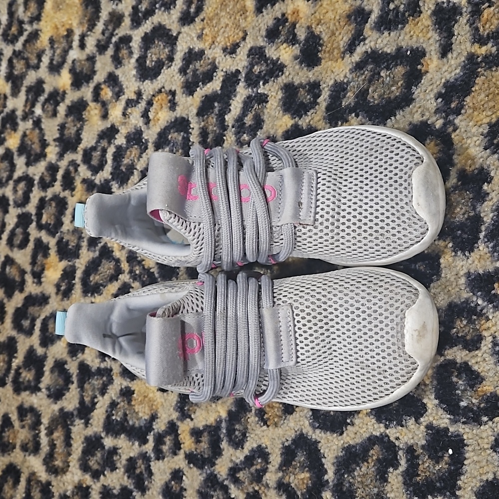 Adidas cloud foam sneakers